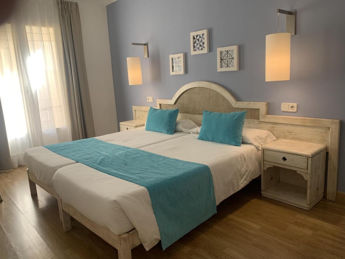 Hostal Hpc Porto Colom Экстерьер фото