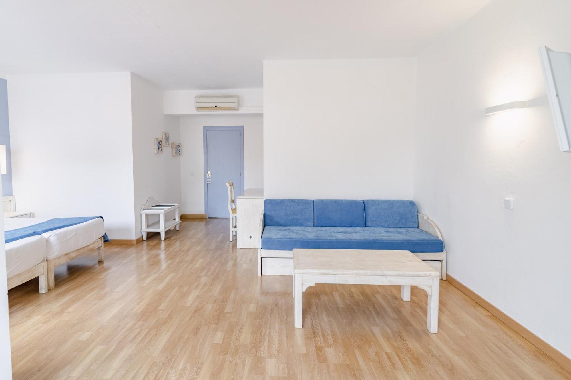 Hostal Hpc Porto Colom Экстерьер фото