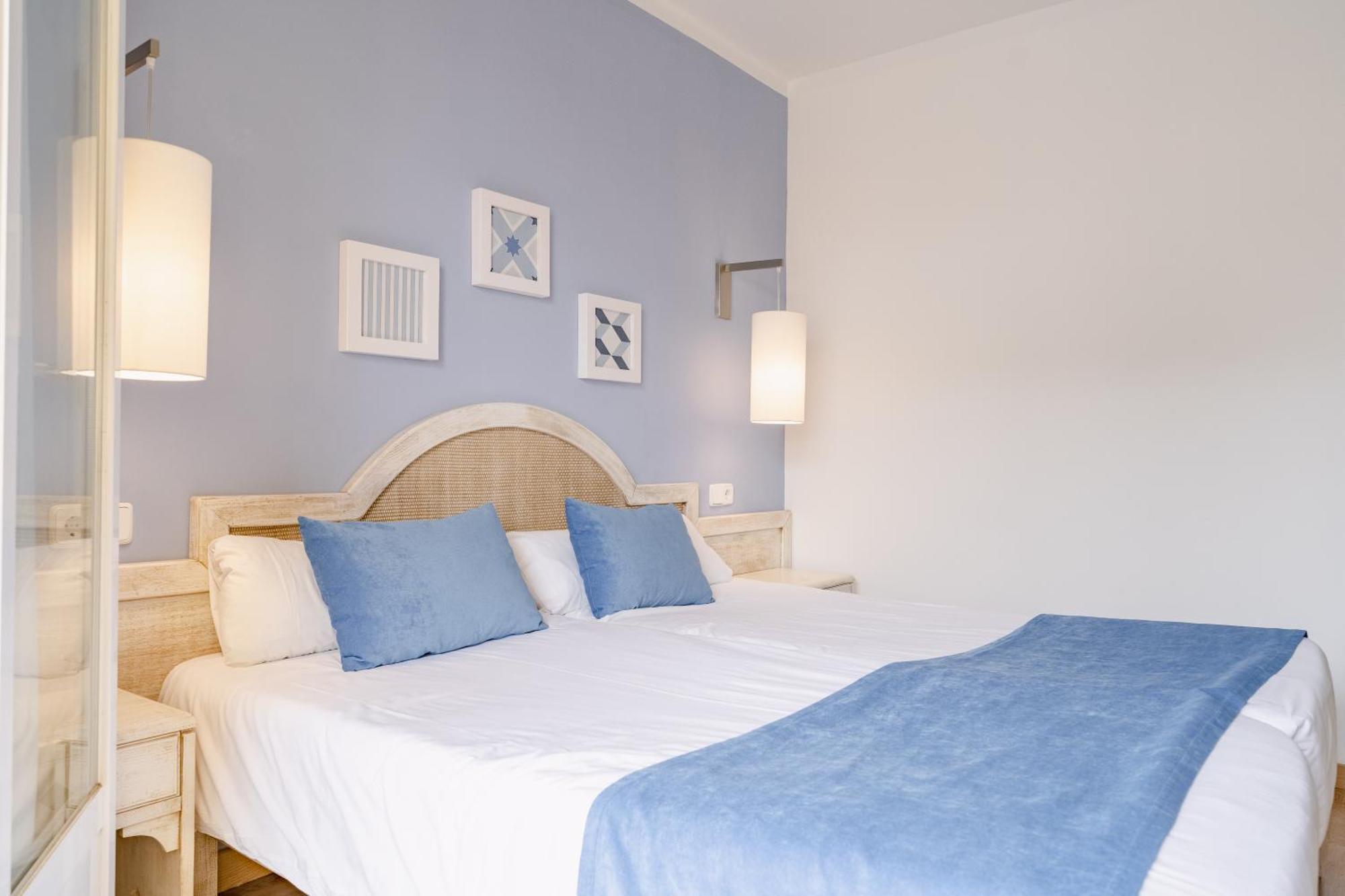 Hostal Hpc Porto Colom Экстерьер фото