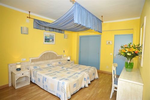 Hostal Hpc Porto Colom Экстерьер фото