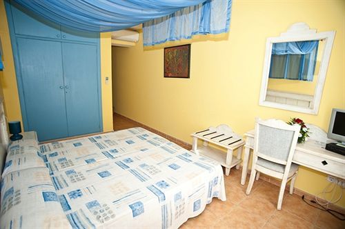 Hostal Hpc Porto Colom Экстерьер фото